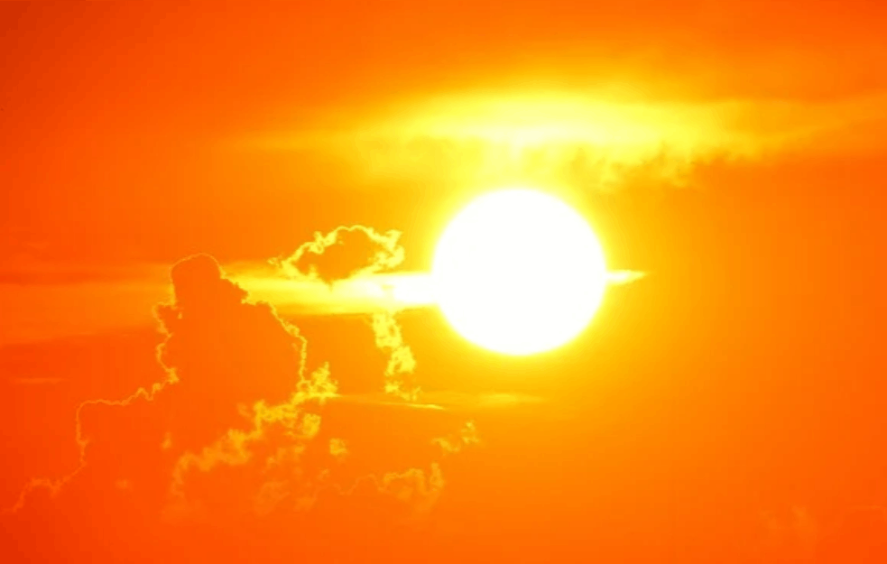 UPALJEN CRVENI METEOALARM, temperatura skače na 38, osećaj kao 40+!  